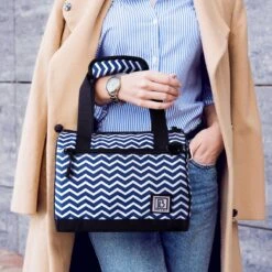 Brisby 4 Laags Geïsoleerde Koeltas - Lunchtas 10 Liter - Zigzag Blauw 11 Brisby 4 Laags Geïsoleerde Koeltas - Lunchtas 10 Liter - Zigzag Blauw -Outdoor Kampeerwinkel 1200x1200 1066