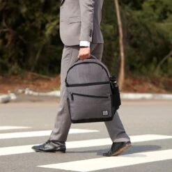 Brisby 4 Laags Geïsoleerde Koeltas Rugzak - 25 Liter - Met Handige Vakken Voor Bestek En Essentials - Waterafstotend Materiaal - Donkergrijs -Outdoor Kampeerwinkel 1200x1200 754