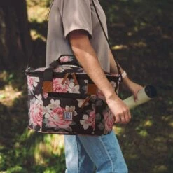 Brisby 4 Laags Geïsoleerde Koeltas - Boodschappentas 21 Liter - Bloemetjes 17 Brisby 4 Laags Geïsoleerde Koeltas - Boodschappentas 21 Liter - Bloemetjes -Outdoor Kampeerwinkel 1200x1200 929