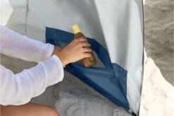 Sport-Brella - Premiere Strandtent - Windscherm - Tochtscherm - Tochtscherm - Stormparaplu - Zonnescherml - Blauw -Outdoor Kampeerwinkel 1200x796 3