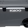 Igloo Latitude 90 Roller - Grote Koelbox Op Wielen - 85 Liter - Grijs -Outdoor Kampeerwinkel 1200x821 3