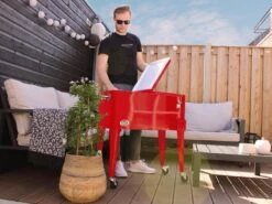 AXI Retro Cooler Rood - Koeler Met Wielen - 76L Inhoud - Koelbox Met Aftapkraan -Outdoor Kampeerwinkel 1200x900 24