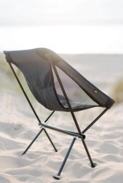 NOMAD® Campingstoel Compact | Ultra Lichtgewicht | Gemakkelijk Meenemen | Supersterk | Comfortabel | Snel Op Te Zetten -Outdoor Kampeerwinkel 810x1200 1